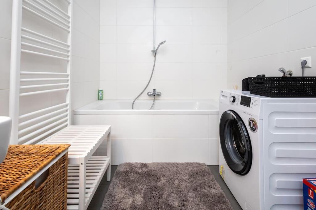 Orestaliving - 2Br On The Danube Canal Wien Exterior foto