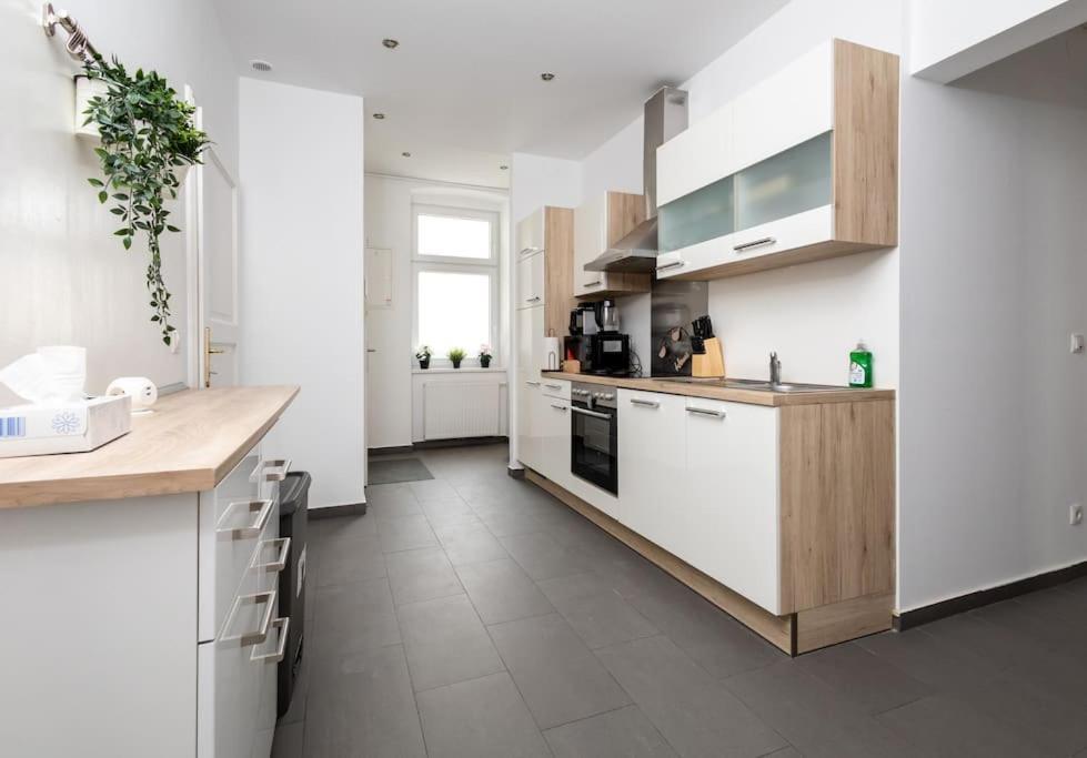 Orestaliving - 2Br On The Danube Canal Wien Exterior foto