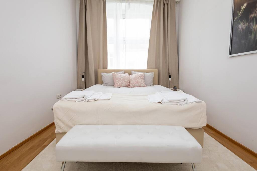 Orestaliving - 2Br On The Danube Canal Wien Exterior foto